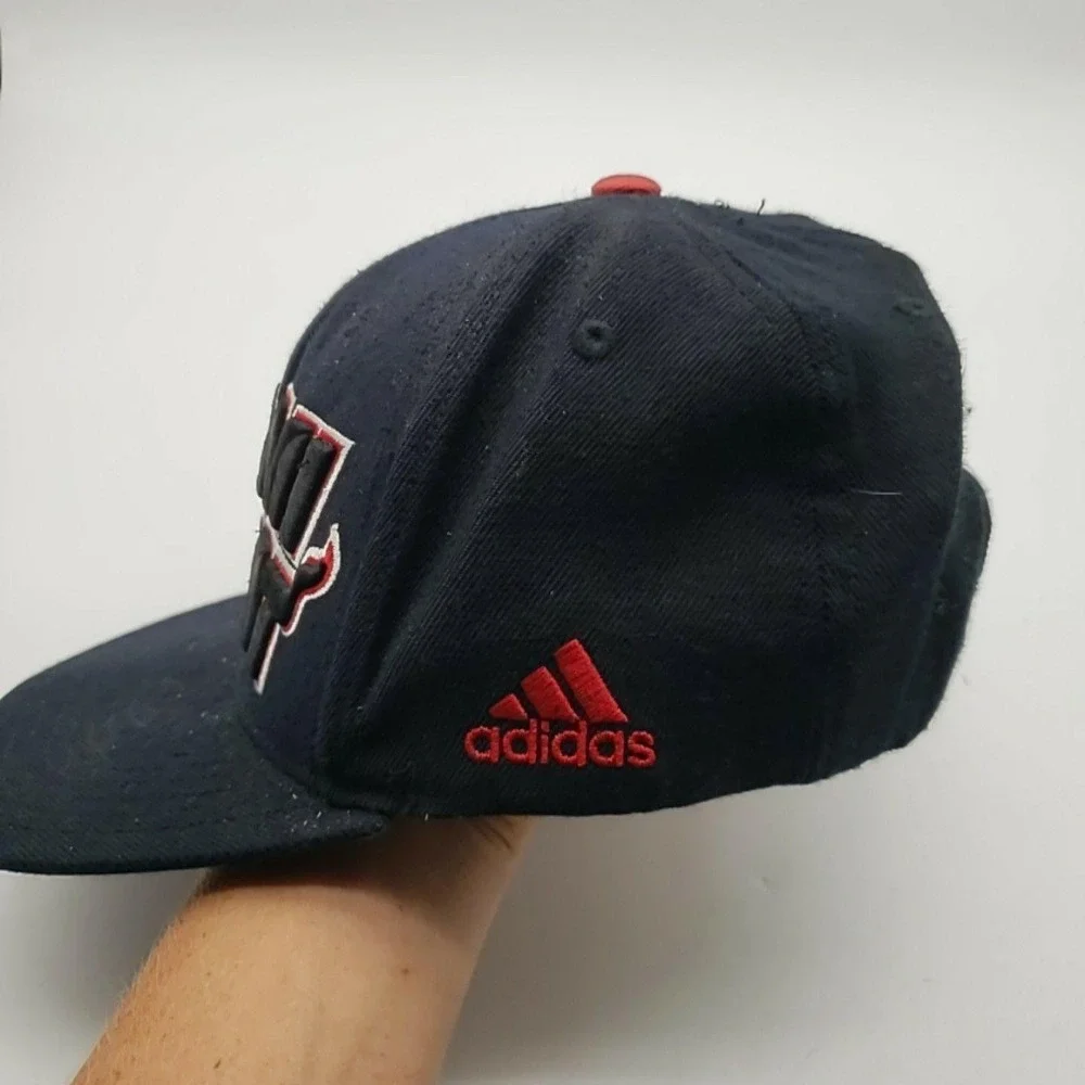 Miami Heat Hat Cap Snap Back One Size Black NBA Basketball Draft Cap Adidas Mens